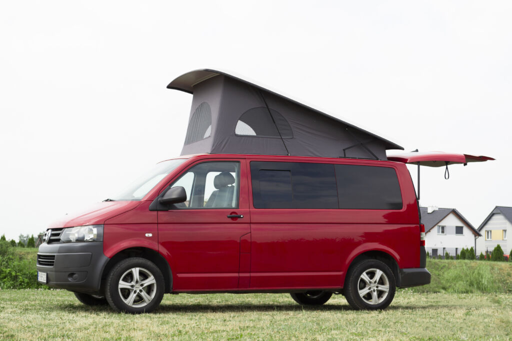 podnoszony dach sypialny, dach sypialny, camproof, podnoszony dach do VW T5, zabudowa meblowe