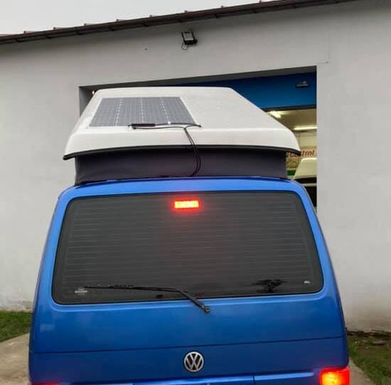 Podnoszony dach sypialny do busa oraz panele fotowoltaiczne