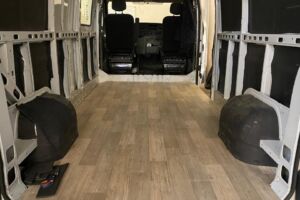 Jak wybrać samochód bazowy pod campervana?