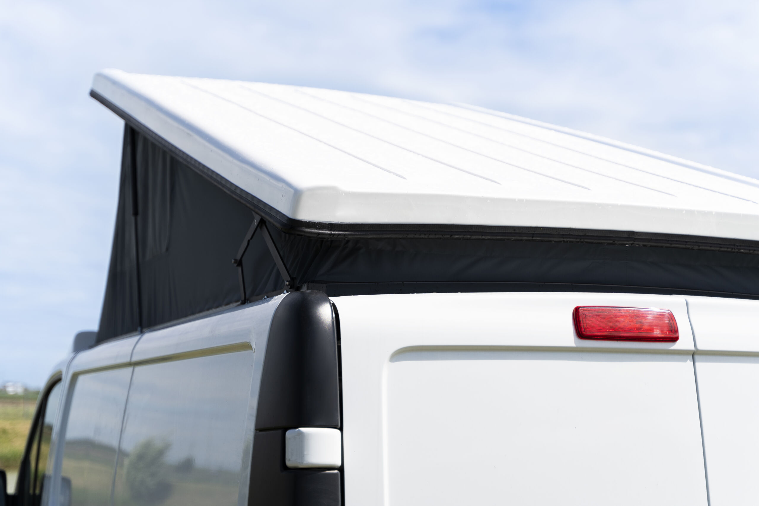 Renault Trafic dach sypialny