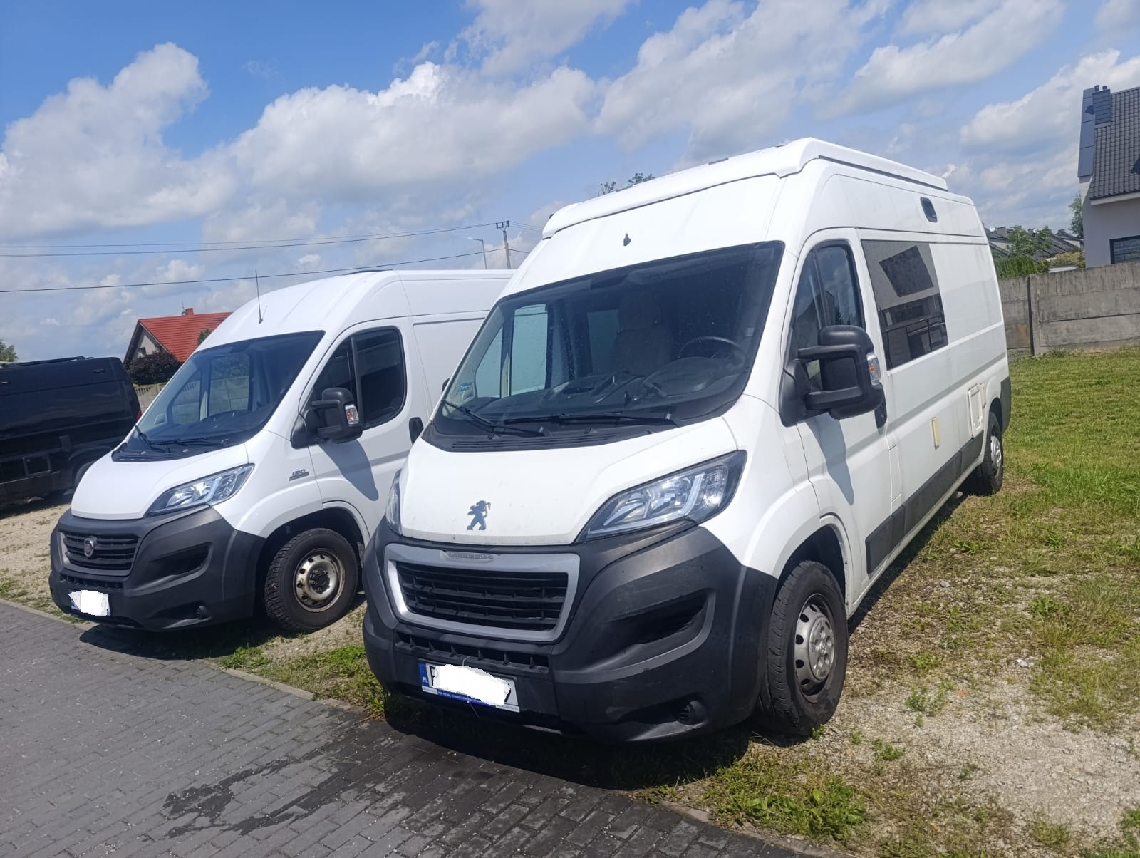 Peugeot Boxer z dachem sypialnym