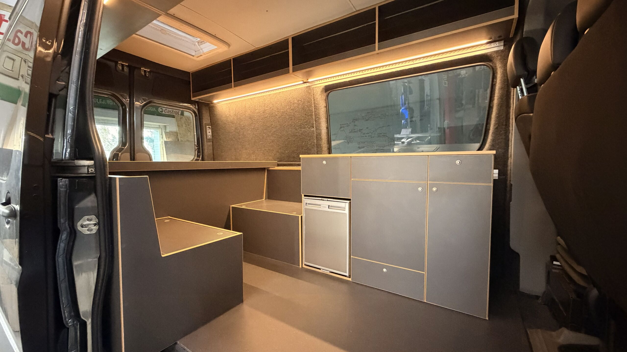 Mercedes Sprinter zabudowa kamperowa