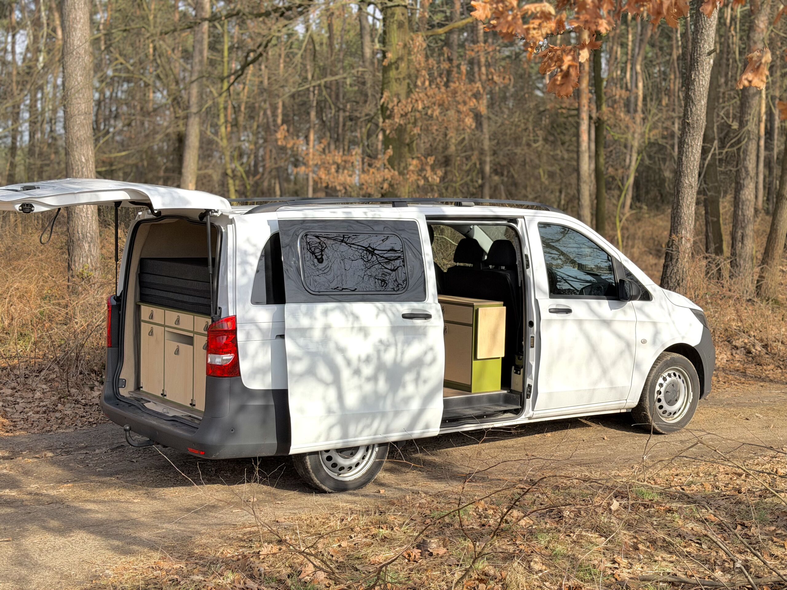 Mercedes Vito - zabudowa meblowa