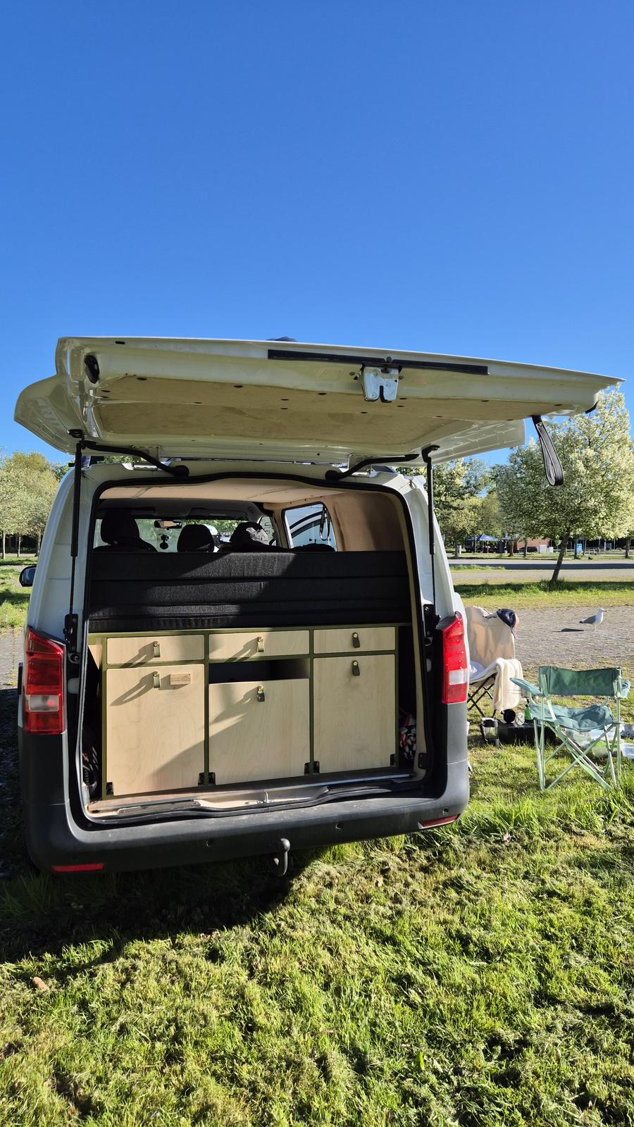 Mercedes Vito - zabudowa kamperowa