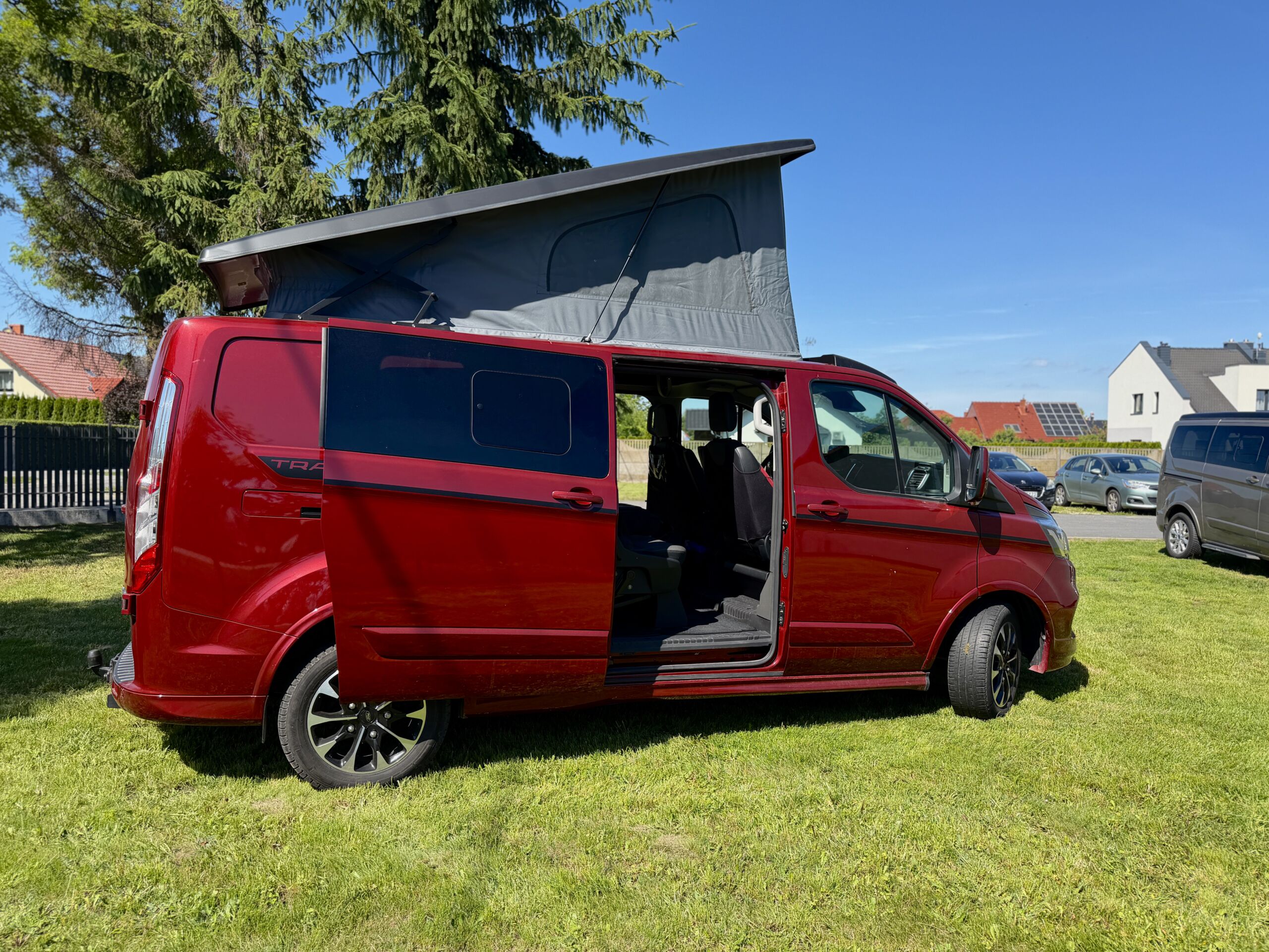 Ford Transit Custom - montaż dachu sypialnego