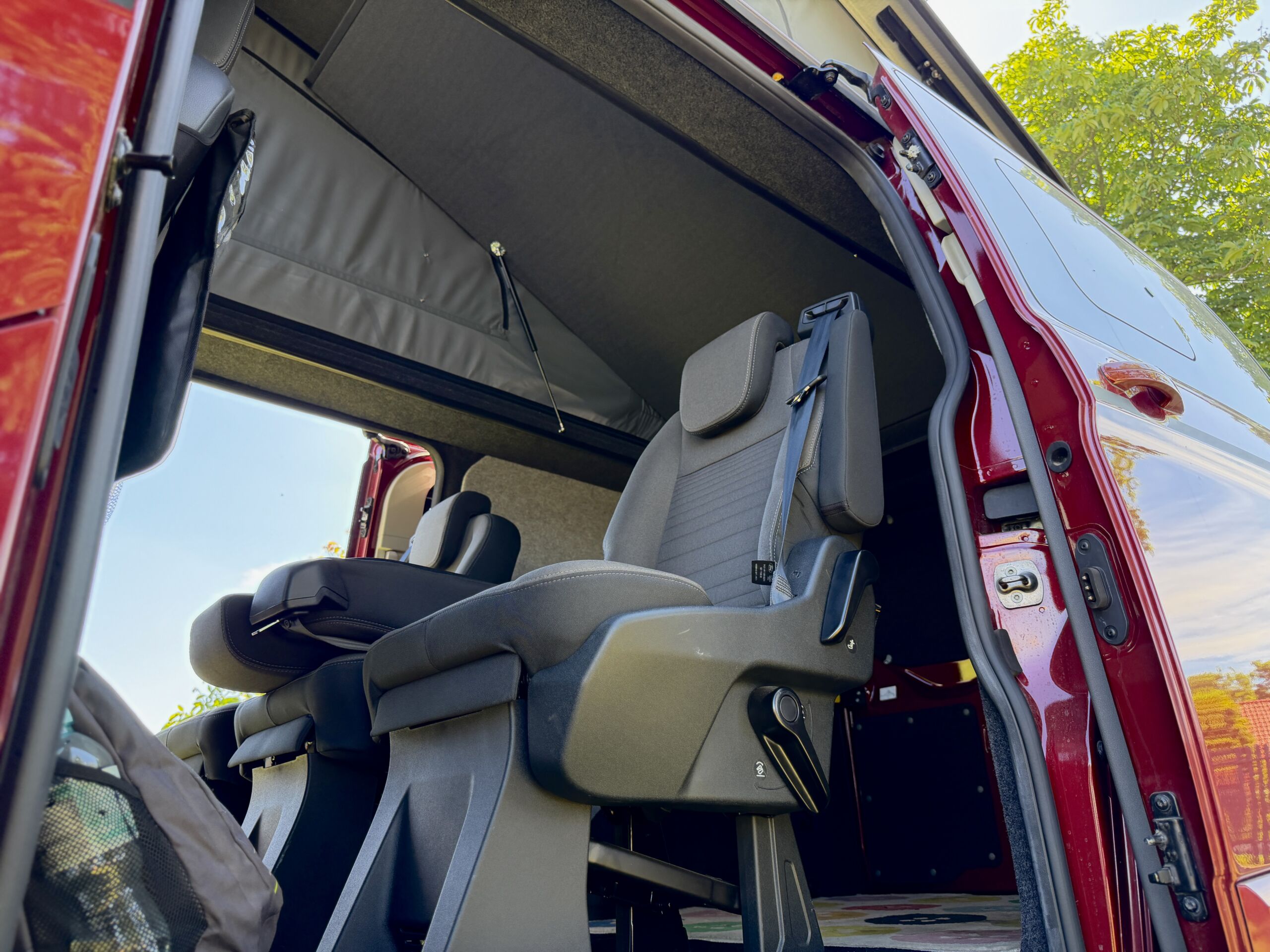 Ford Transit Custom - montaż dachu sypialnego