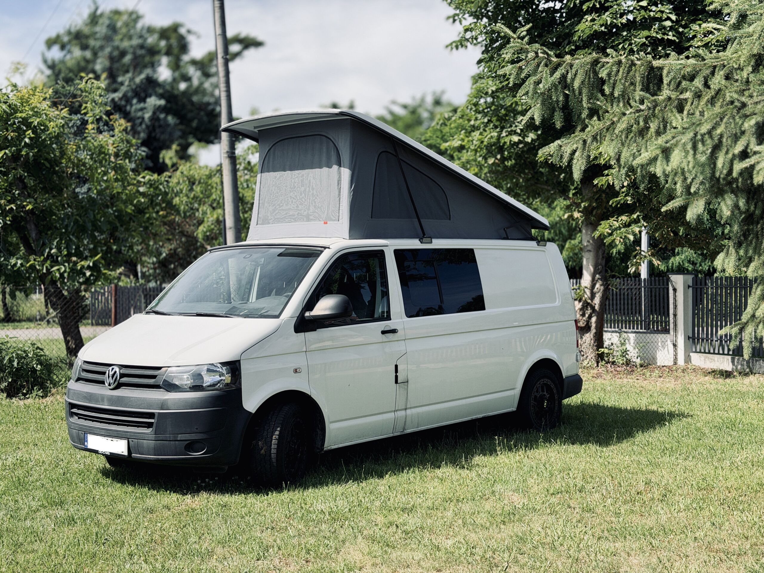 Volkswagen Transporter T6 - montaż dachu sypialnego