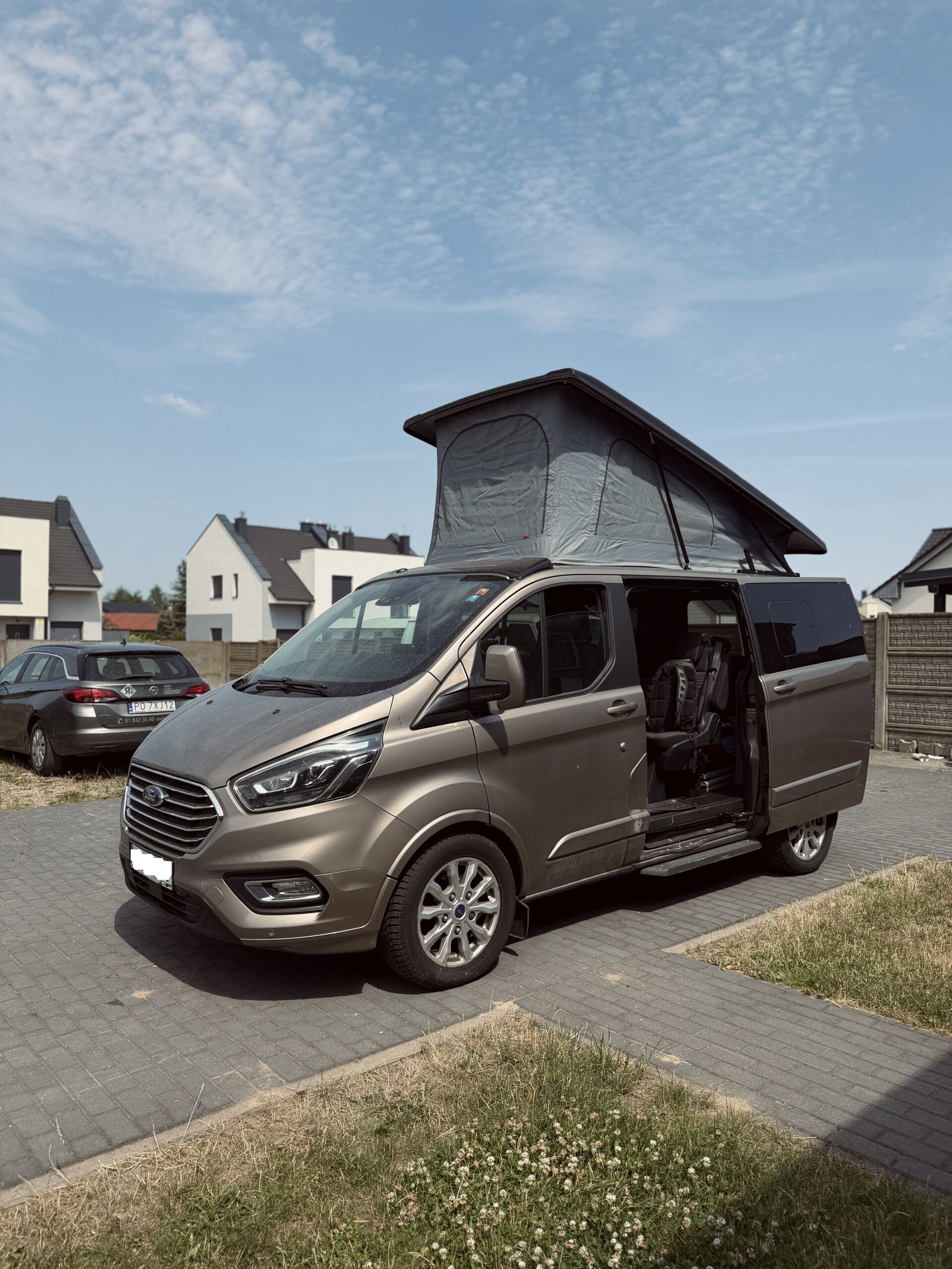 montaż dachu do Forda Transit Custom